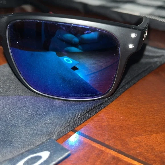 Oakley Holbrook Polarized Prizm Sapphire Sunglasses - Picture 4 of 7